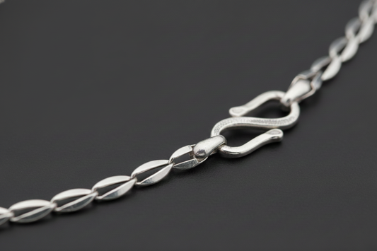 925 Silver Sculpted Chain Necklace – Timeless Statement