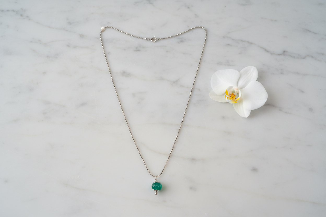 Emerald Glass Bead & Sterling Silver Chain Necklace – Modern Elegant Charm