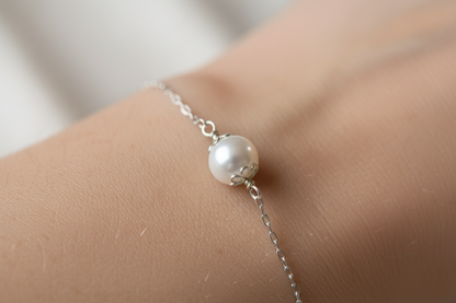 Minimalist Pearl & Sterling Silver Bracelet – Everyday Elegance