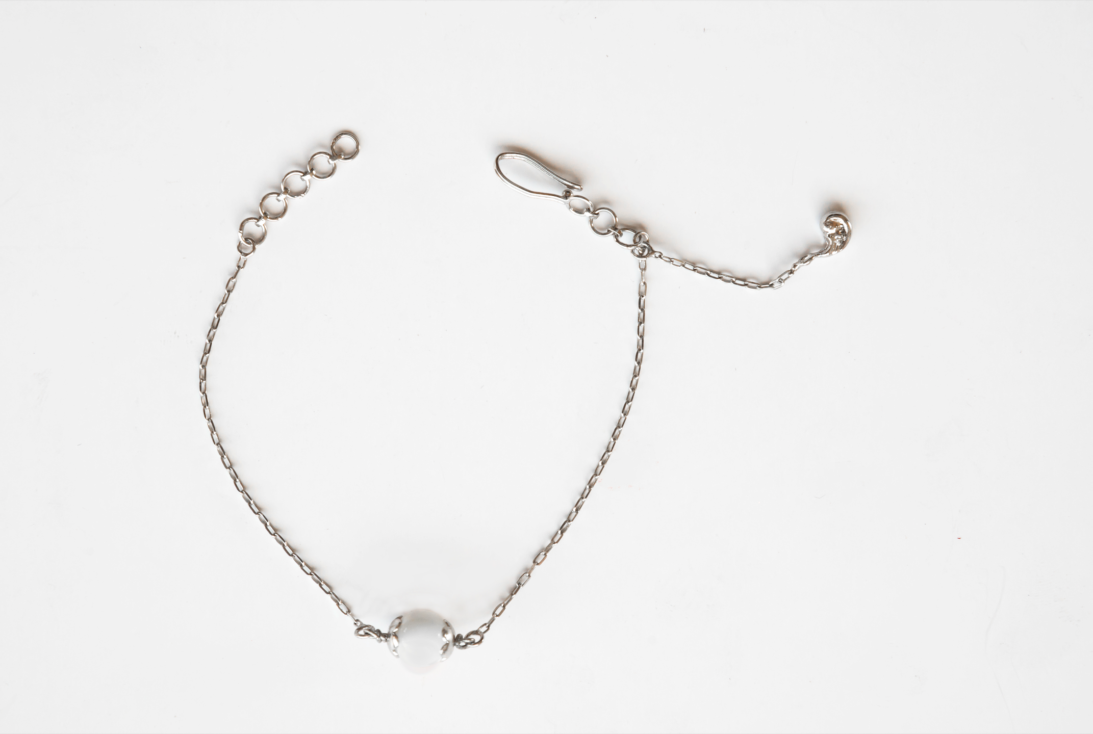 Minimalist Pearl & Sterling Silver Bracelet – Everyday Elegance